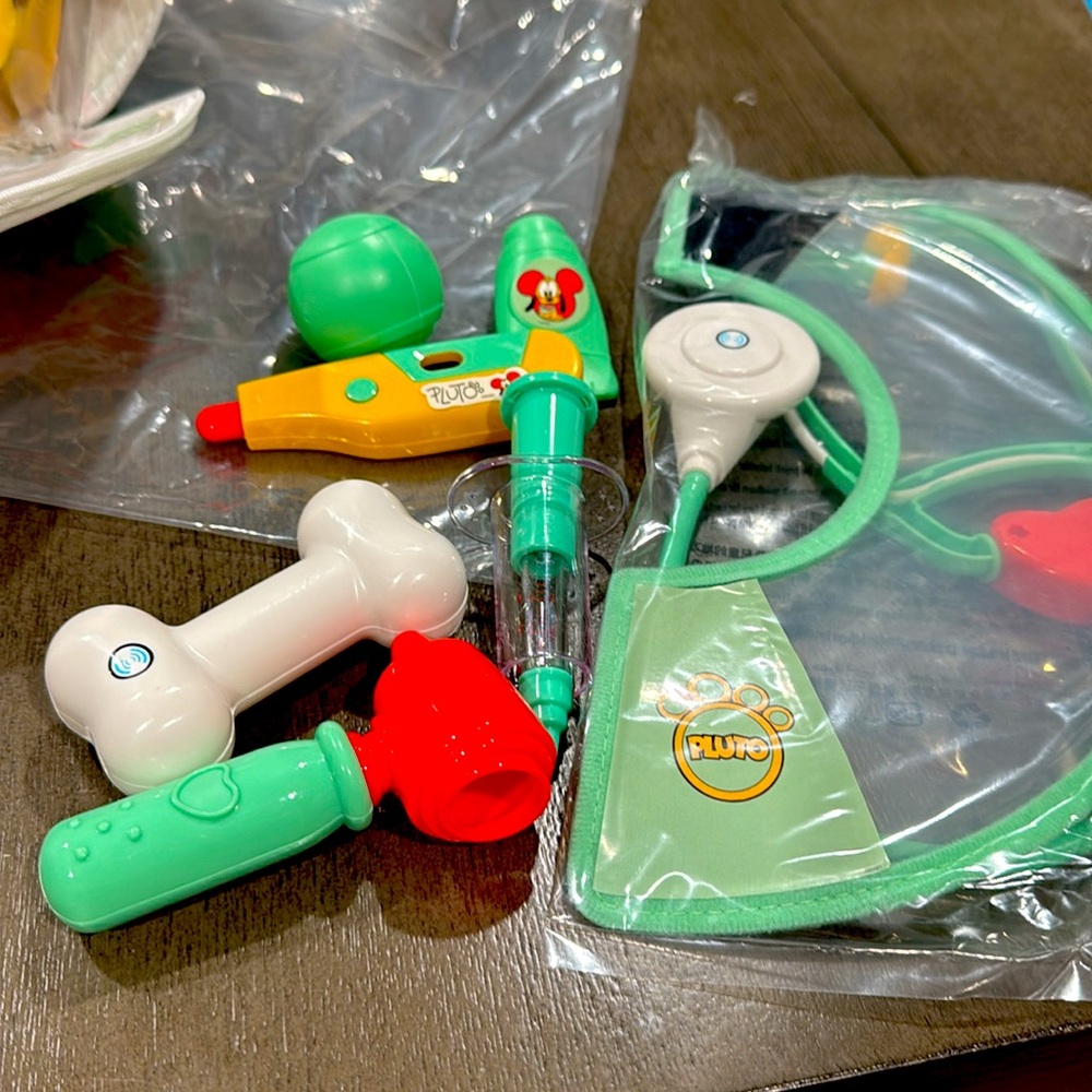 New Disney Junior Mickey Pluto Vet Set - Picture 7 of 9